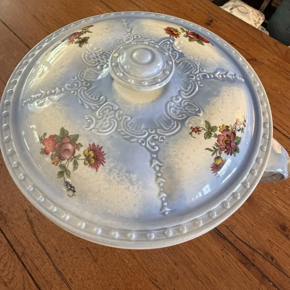 Arnel's Chamber Pot Roses Vintage Blue Painted Roses Floral Embossed Made In USA